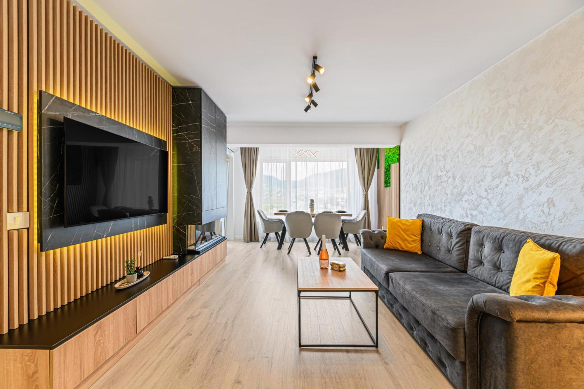 Mountain View Retreat Apartment - Private Parking Brasov Luaran gambar